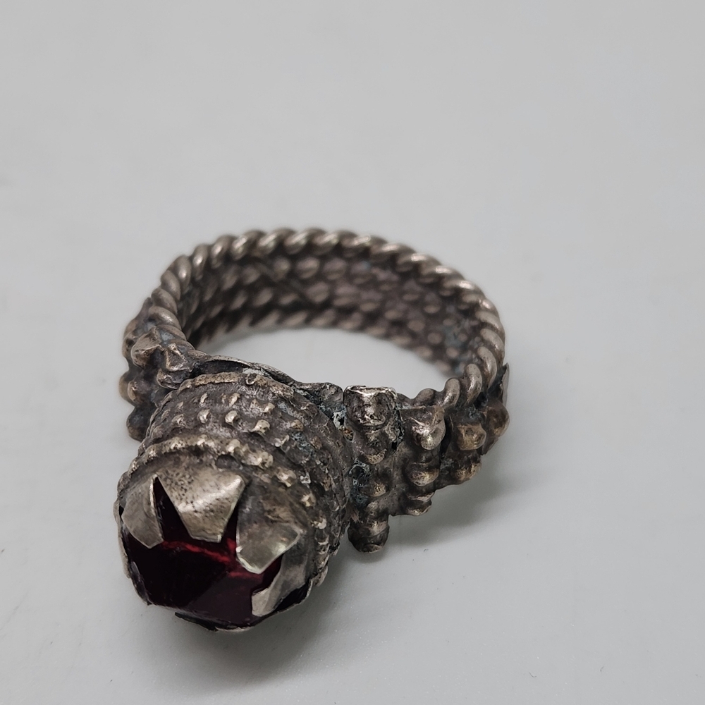 Antique Vintage Yemen 900 Silver Red Carnelian Tribal Ring Sz 11 Brutalist Chunk - Picture 3 of 12